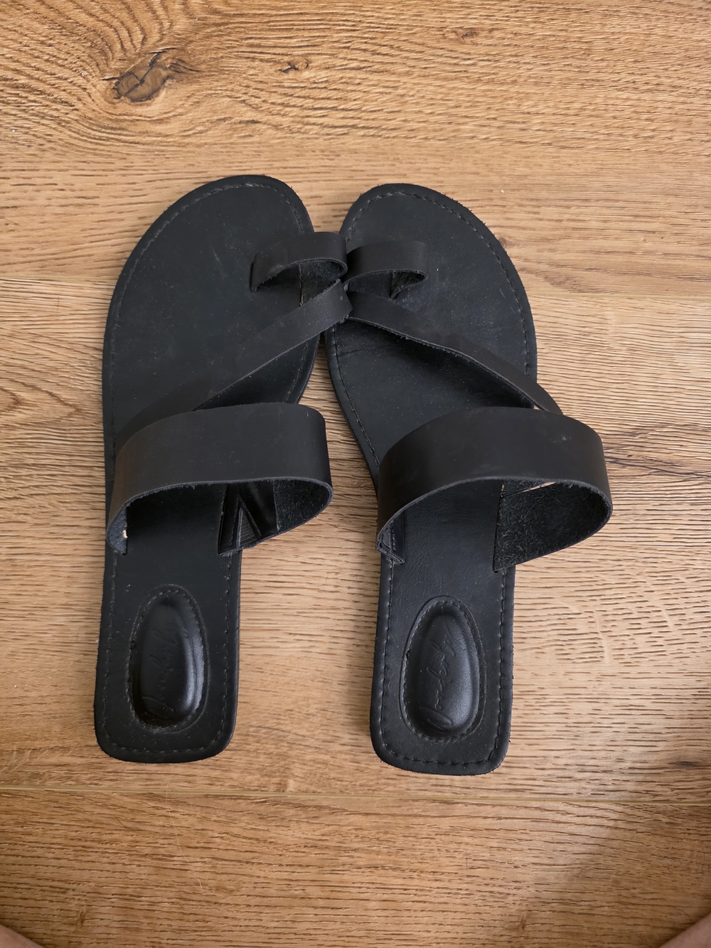 Women’s Black Slide Sandals with Crisscross Strap